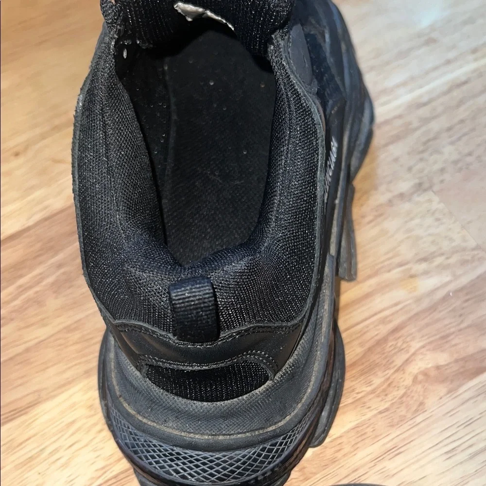 Balenciaga Triple Black Sneakers - Picture 3 of 5